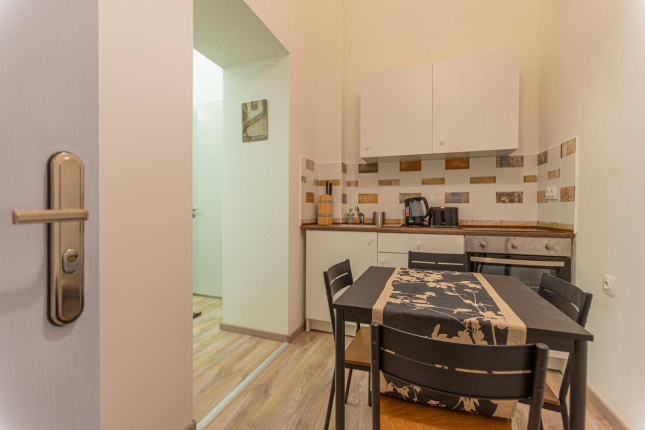 Downtown Studio Flat In Budapest, Mona المظهر الخارجي الصورة